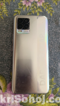 Realmi 8